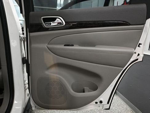 Used 2012 Jeep Grand Cherokee Laredo image 43