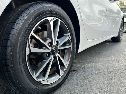 Used 2022 Kia Forte LXS FWD image 9