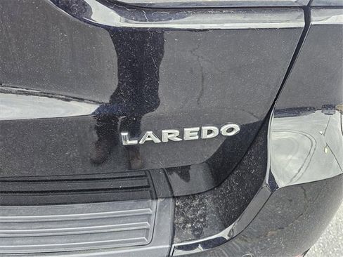 Used 2017 Jeep Grand Cherokee Laredo w/ Quick Order Package 2BE image 9