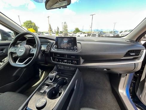 Used 2024 Nissan Rogue SV AWD/4WD image 29