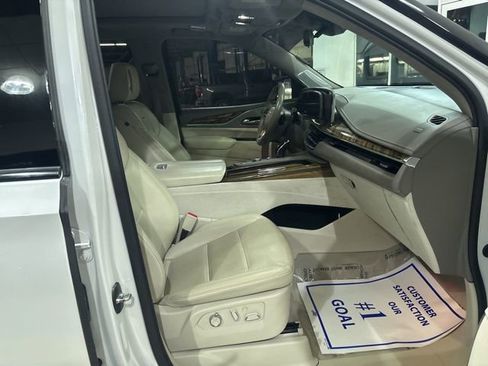 Used 2021 Cadillac Escalade Sport Platinum image 37