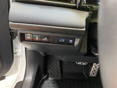 Used 2025 Toyota Camry SE w/ Convenience Package FWD image 33