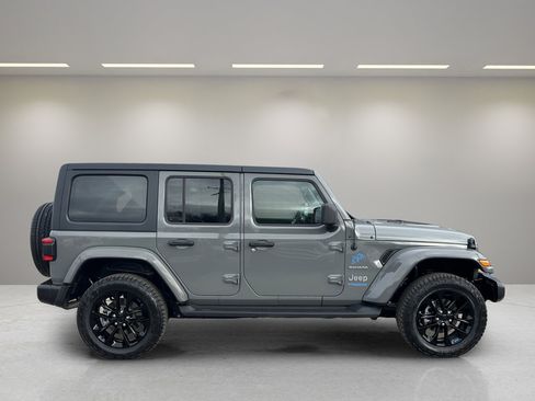 Used 2022 Jeep Wrangler Unlimited Sahara w/ Cold Weather Group image 2
