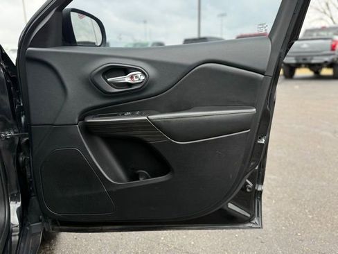 Used 2014 Jeep Cherokee Limited image 17