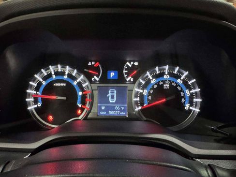 Used 2019 Toyota 4Runner TRD Off-Road Premium AWD/4WD image 50