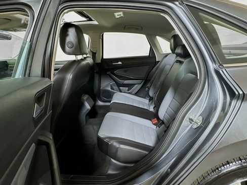 Used 2025 Volkswagen Jetta SE FWD image 22