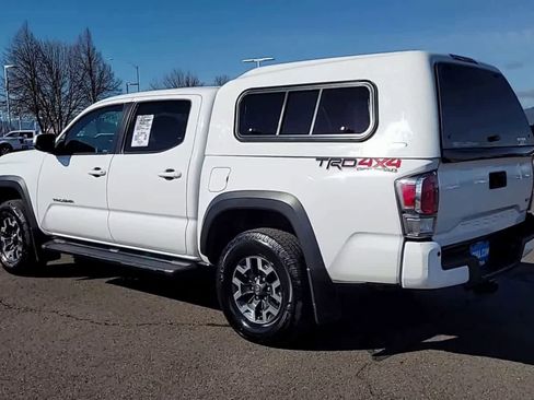 Used 2022 Toyota Tacoma TRD Off-Road w/ TRD Premium Off Road Package image 6