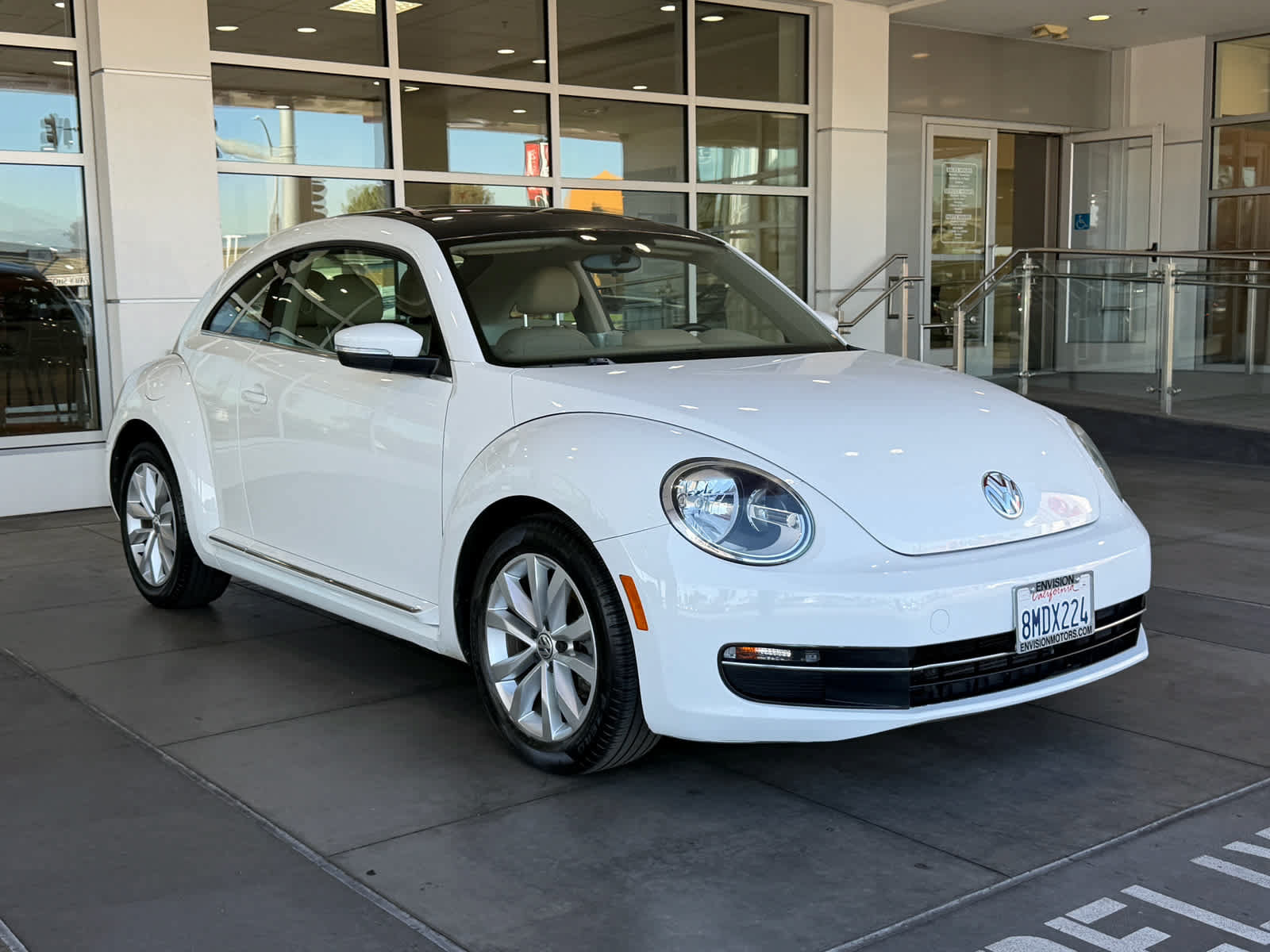 Used 2013 Volkswagen Beetle TDI FWD image 6
