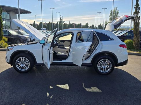 Used 2023 Mercedes-Benz GLC 300 4MATIC image 12