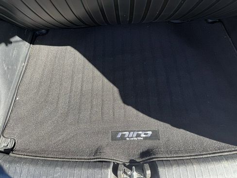 Used 2017 Kia Niro Touring w/ Advanced Technology Package image 18