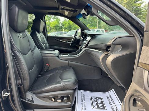 Used 2018 Cadillac Escalade Platinum AWD/4WD image 20