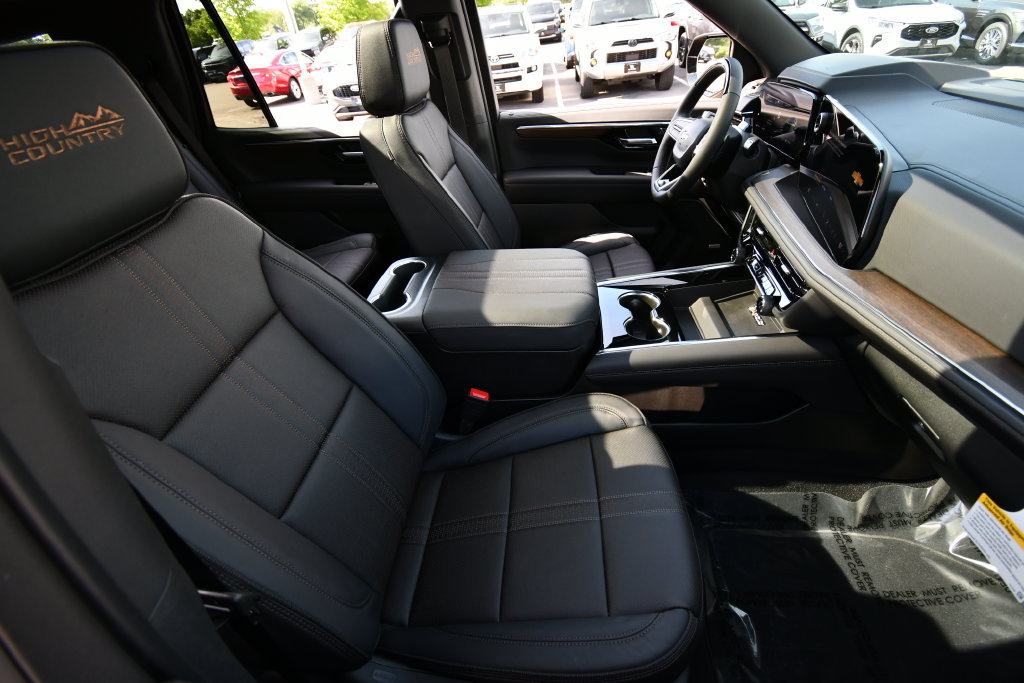 New 2026 Chevrolet Tahoe High Country w/ LPO, Illumination Package AWD/4WD image 11