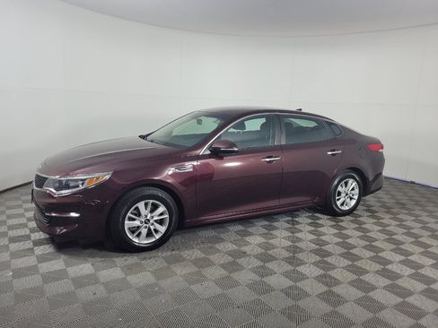 Used 2017 Kia Optima LX FWD image 2