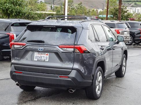 Used 2021 Toyota RAV4 XLE Premium image 6