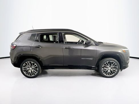 Used 2022 Jeep Compass Limited w/ Elite Group AWD/4WD image 4