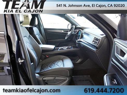 Used 2024 Volkswagen Atlas Cross Sport SE FWD image 11