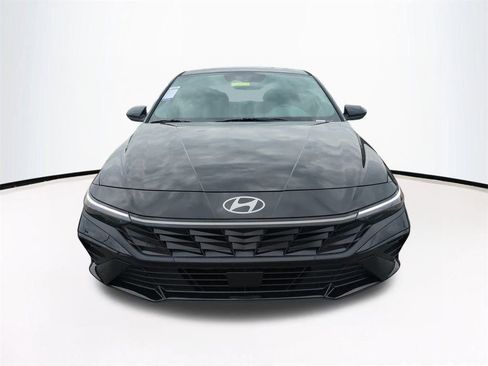 New 2026 Hyundai Elantra SEL Sport image 3