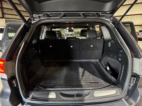 Used 2017 Jeep Grand Cherokee Limited image 19
