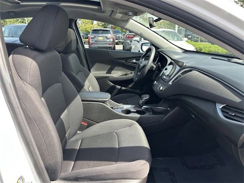 Used 2022 Chevrolet Malibu LT image 34