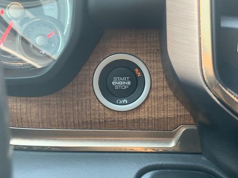 Used 2019 RAM 1500 Limited AWD/4WD image 26