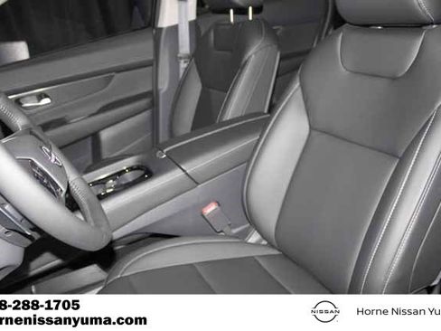 Certified 2025 Nissan Murano SV image 4