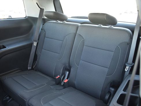 Used 2020 GMC Acadia SLE image 7