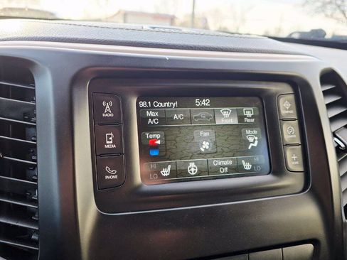 Used 2015 Jeep Cherokee Latitude w/ Cold Weather Group AWD/4WD image 20