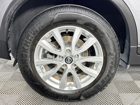 Used 2017 Nissan Rogue SV FWD image 32