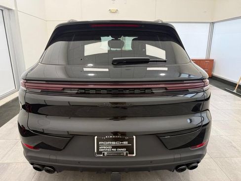 Certified 2025 Porsche Cayenne S AWD/4WD image 6