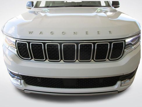 Used 2024 Jeep Wagoneer Series II AWD/4WD image 31