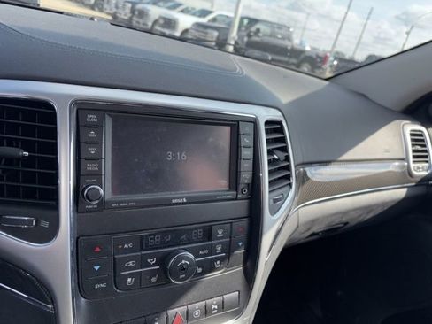 Used 2012 Jeep Grand Cherokee SRT8 w/ Luxury Group II image 6