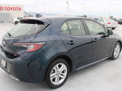 Used 2021 Toyota Corolla SE FWD image 3