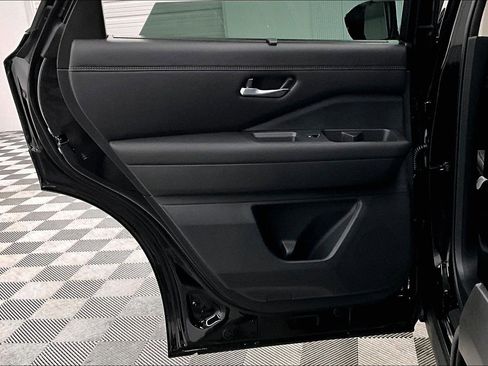 New 2026 Nissan Pathfinder Platinum w/ Cargo Package AWD/4WD image 32