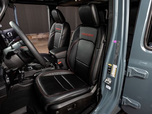 Used 2024 Jeep Wrangler Unlimited Rubicon image 31