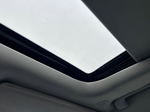 Used 2020 Jeep Cherokee Limited image 26