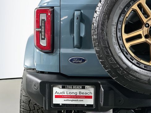 Used 2023 Ford Bronco Outer Banks AWD/4WD image 17