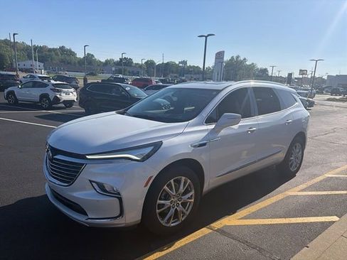 Used 2023 Buick Enclave Premium w/ Experience Buick Package image 2