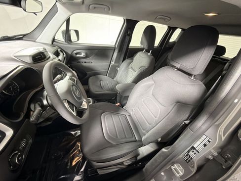 Used 2019 Jeep Renegade Latitude image 13