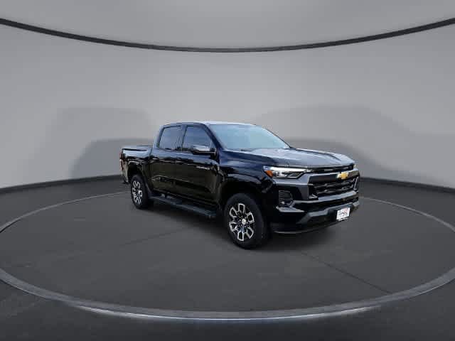 Used 2024 Chevrolet Colorado LT w/ LT Convenience Package III RWD image 2