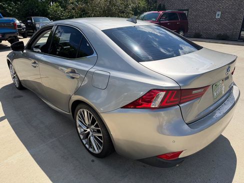 Used 2016 Lexus IS 200t RWD image 7