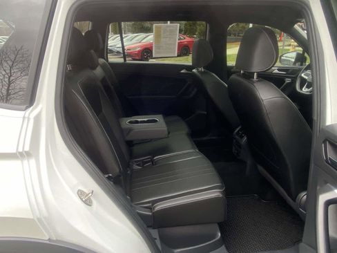 Certified 2023 Volkswagen Tiguan SE R-Line AWD/4WD image 34