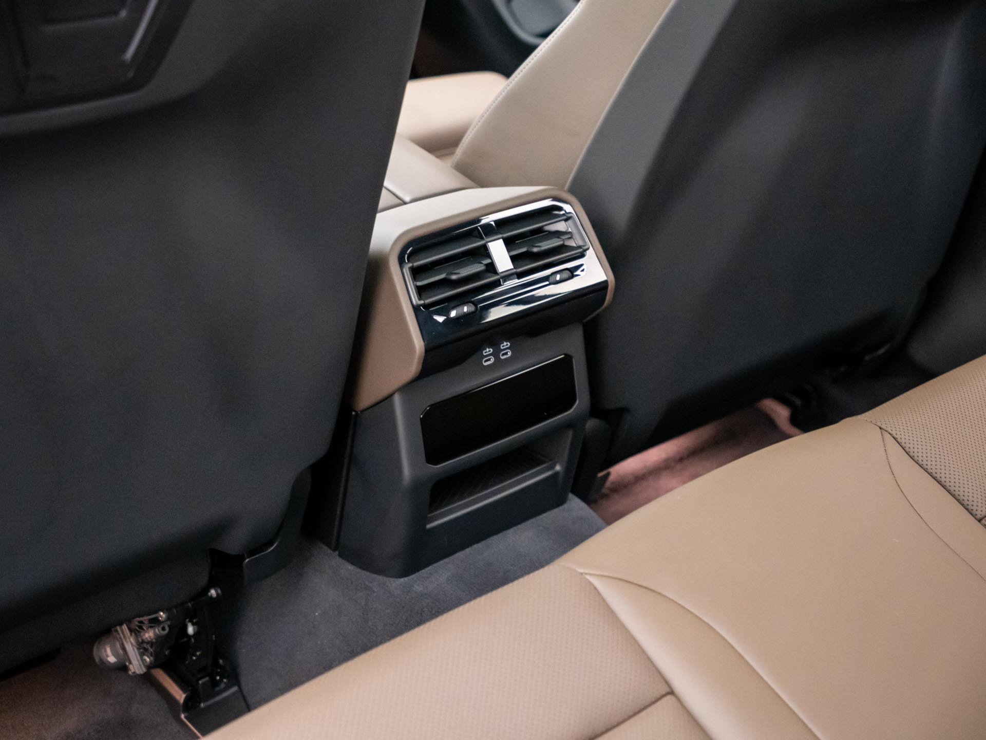 Certified 2026 BMW 540i xDrive AWD/4WD image 18