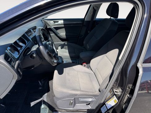 Used 2019 Volkswagen e-Golf SE w/ Driver Assistance Package FWD image 10