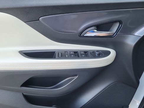 Used 2022 Buick Encore Preferred w/ Safety Package image 18