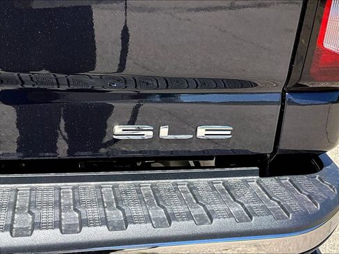 New 2026 GMC Sierra 3500 SLE w/ SLE Convenience Package AWD/4WD image 9