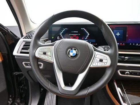 Used 2026 BMW X7 xDrive40i image 16