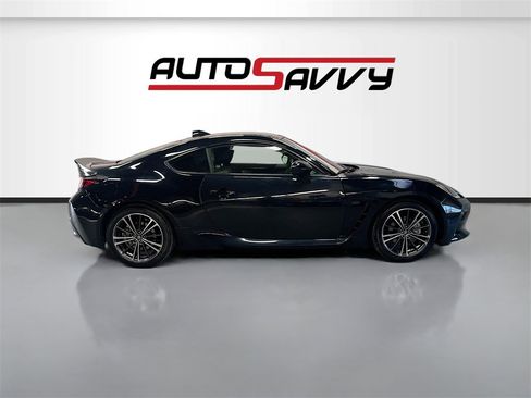 Used 2023 Toyota GR86 Premium w/ ALL Weather Mat Package (TMS) image 8