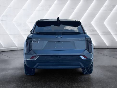 New 2026 Cadillac Optiq Luxury 2 image 5