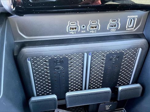 New 2025 RAM 1500 Laramie w/ Night Edition AWD/4WD image 19