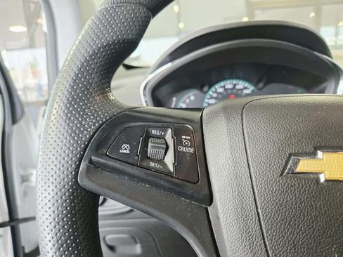 Used 2020 Chevrolet Trax LS w/ Tint and Cruise Package FWD image 12